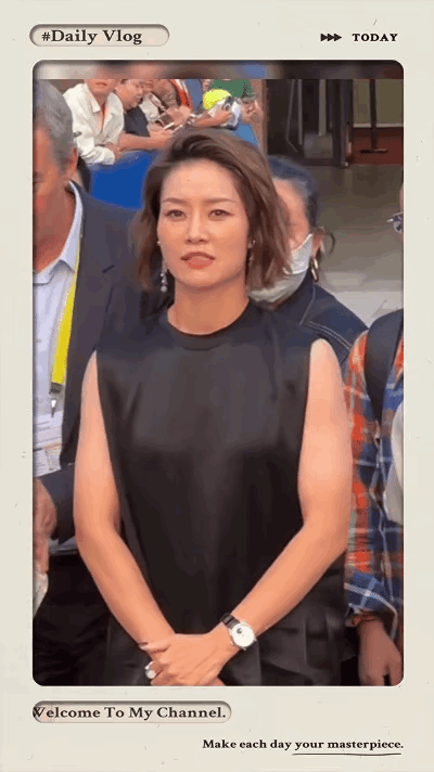 偶遇微卷短发气质迷人退役后越来越美千亿球友会惊艳！李娜上海大师赛被