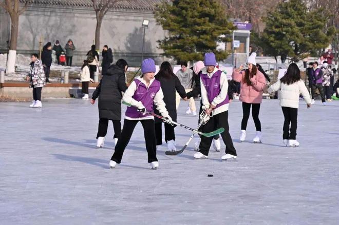 京多所高校专业冰场对外开放千亿球友会首页冰雪头条：北(图11)