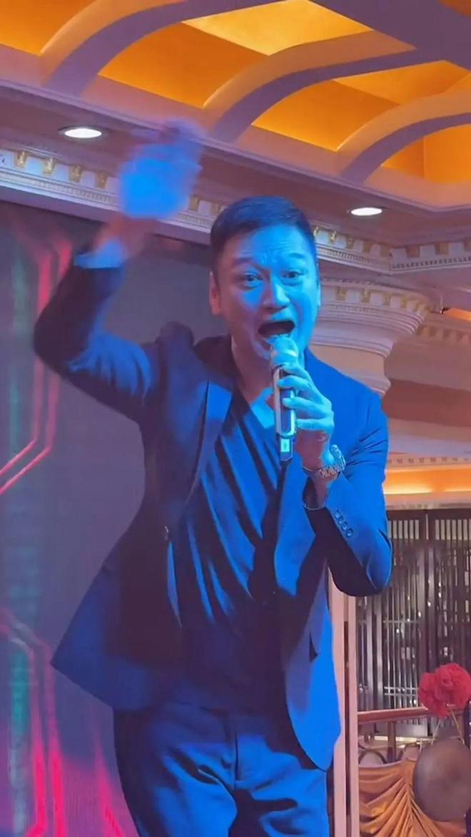 家拍戏不介意被嘲五音不全：我不觉得前TVB男星自爆因一个原因拒返娘(图7)